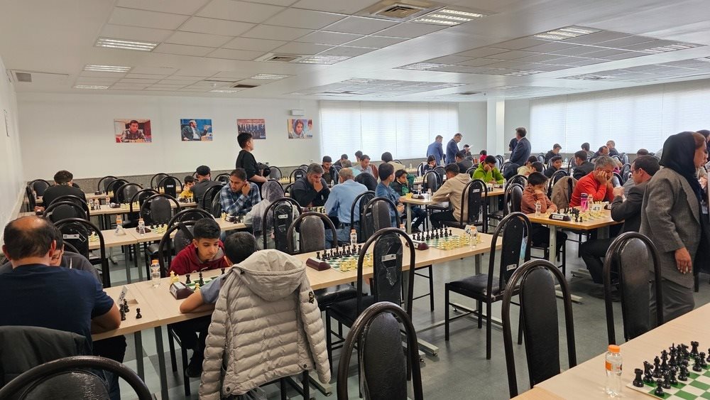 گزارش تصویری مسابقات شطرنج آزاد استان به میزبانی باشگاه گل گهر 
