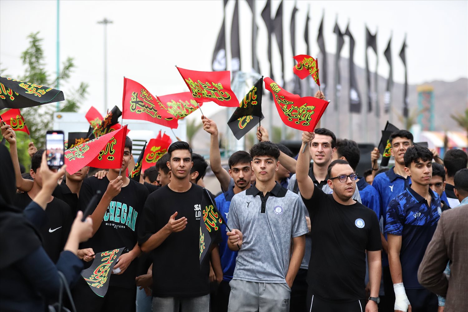 حضور باشکوه جامعه بزرگ ورزشکاران و هواداران باشگاه گل‌گهر در آیین عزاداری حسینی